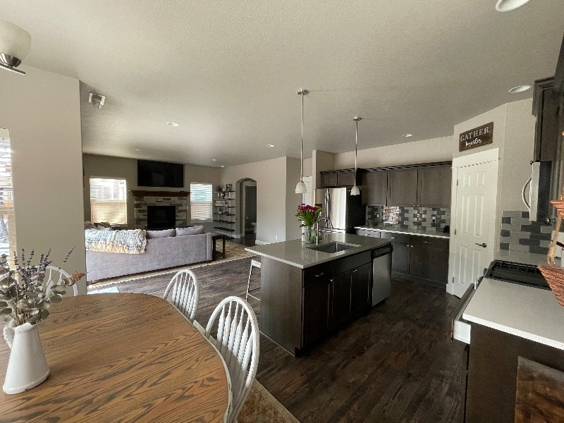 3 BR home with pool access, 5 acre park in neighborhood and close to the hospital - Photo 4