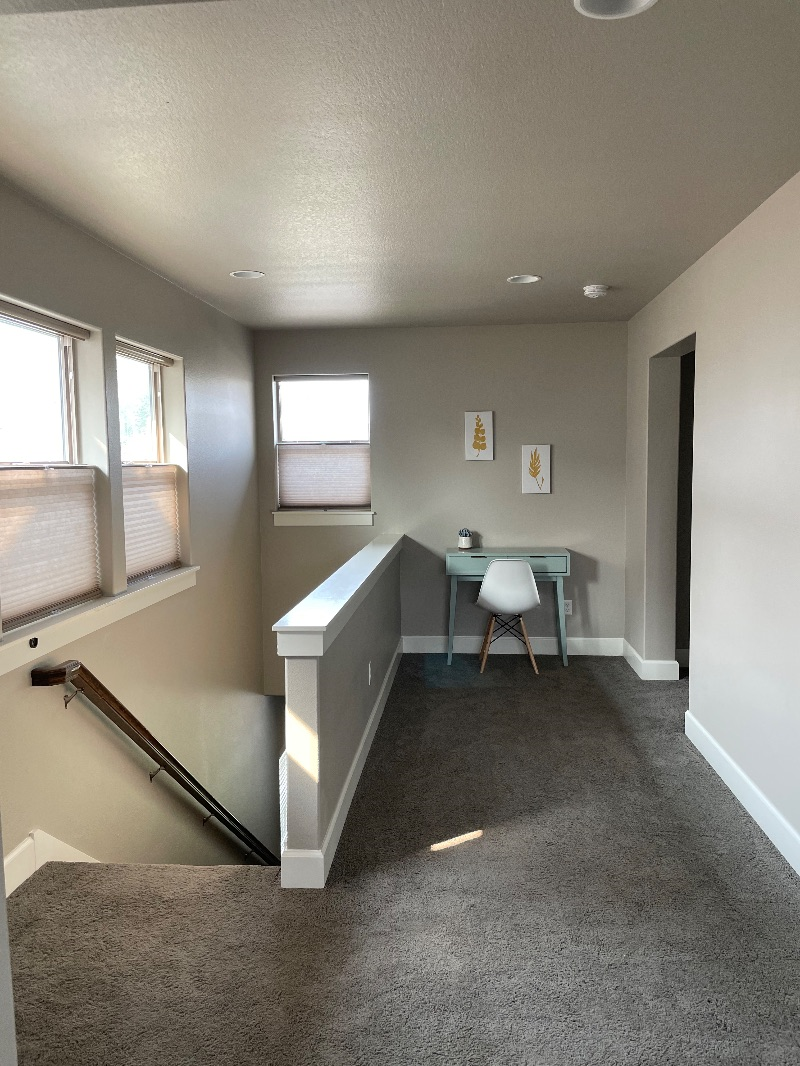 3 BR home with pool access, 5 acre park in neighborhood and close to the hospital - Photo 6