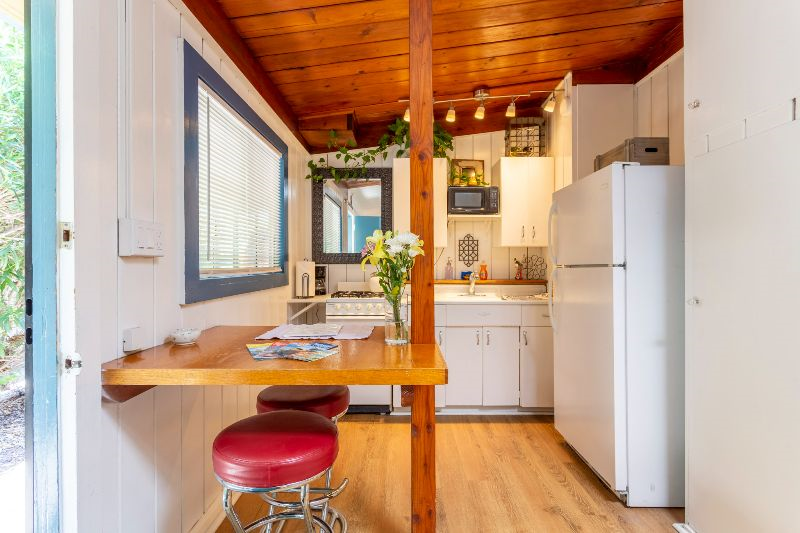 7 OCEAN BEACH COZY COTTAGE 3 BLOCKS to the beach - Photo 6
