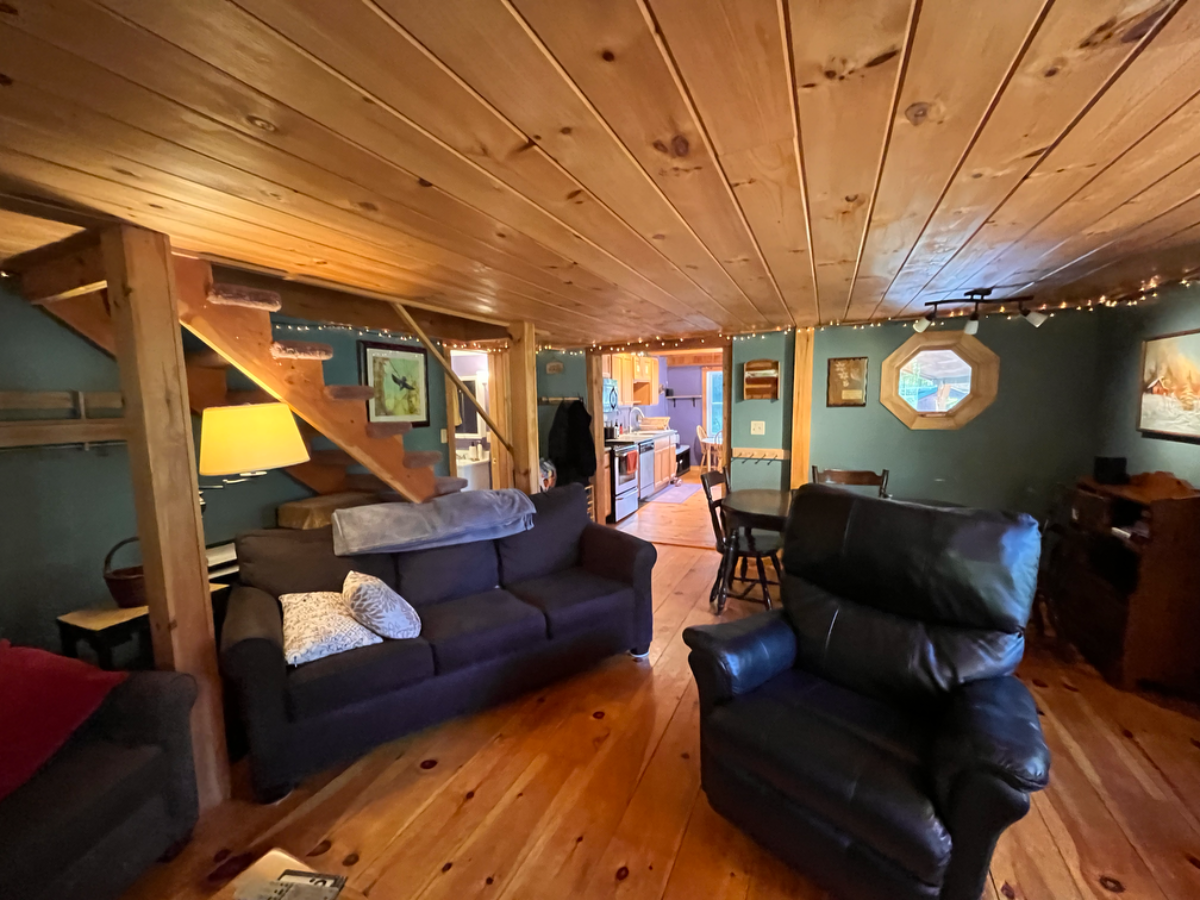 Quiet 3 Bedroom 2 Bath. 10 min to Grace Cottage Hospital. 25 min to Brattleboro Memorial Hospital - Photo 9