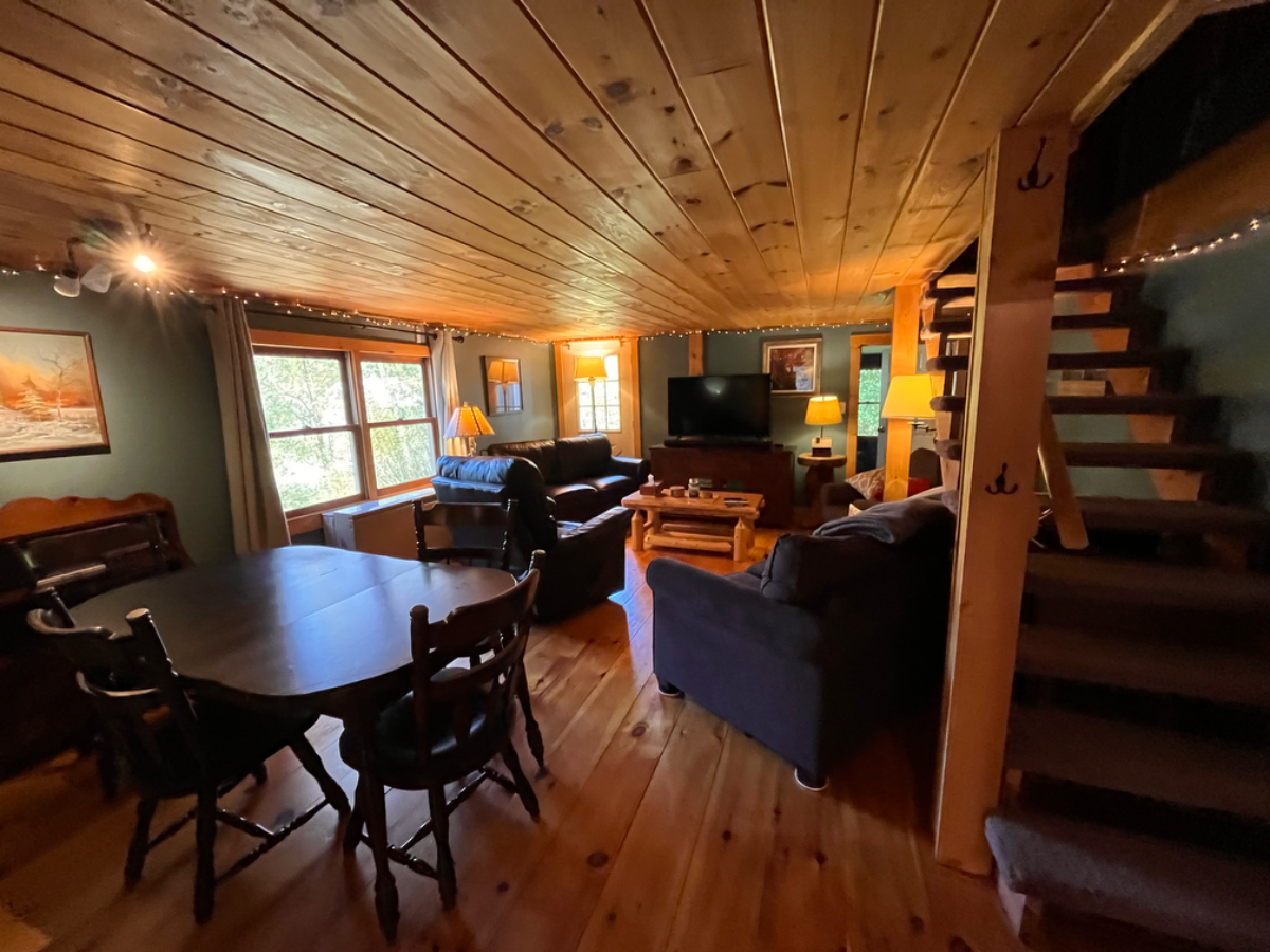 Quiet 3 Bedroom 2 Bath. 10 min to Grace Cottage Hospital. 25 min to Brattleboro Memorial Hospital - Photo 10