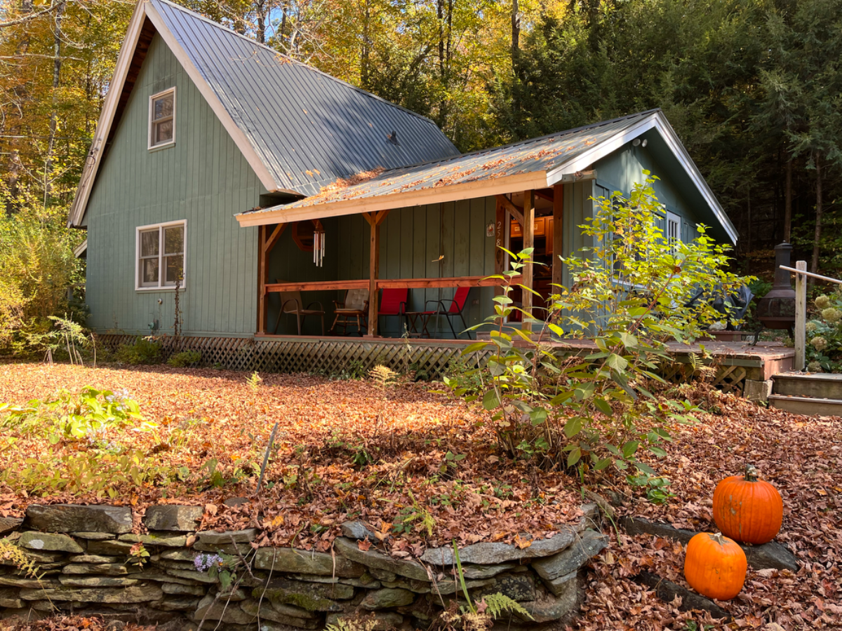 Quiet 3 Bedroom 2 Bath. 10 min to Grace Cottage Hospital. 25 min to Brattleboro Memorial Hospital - Photo 3