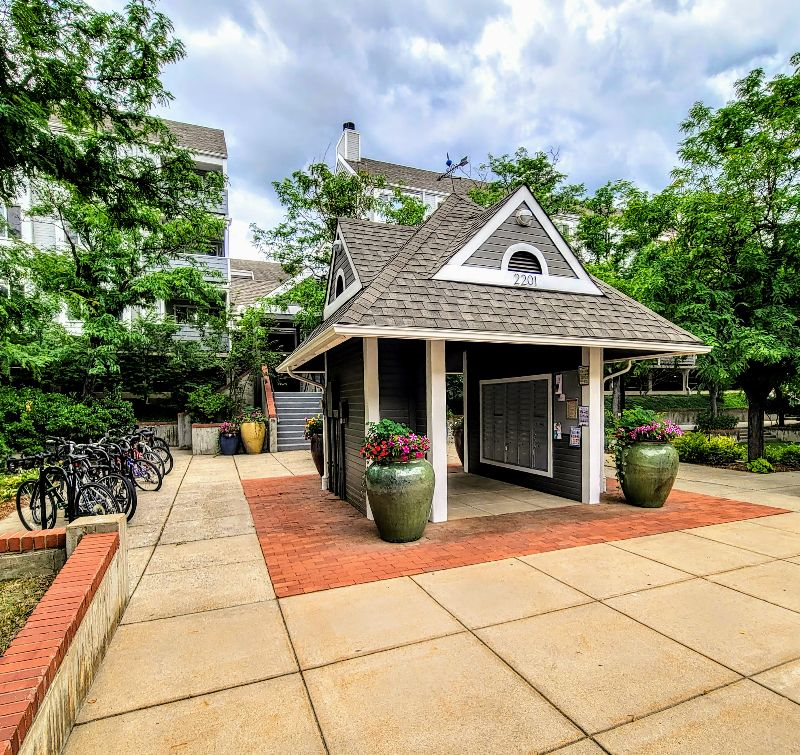 PEARL ST. LIVE IT UP with AMAZING Boulder LOCATION - Photo 3
