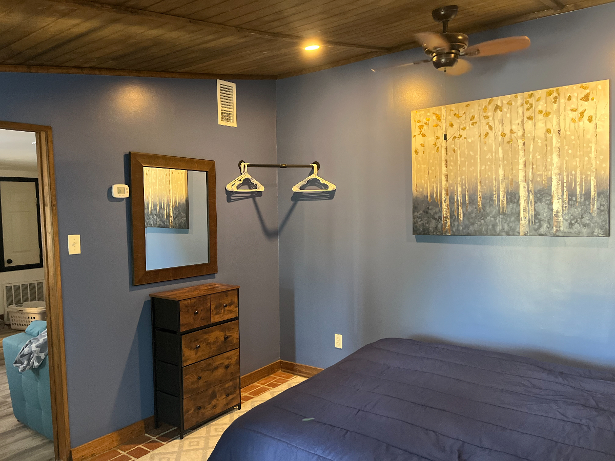 Uptown Gated Back Cottage off Magazine - Photo 3