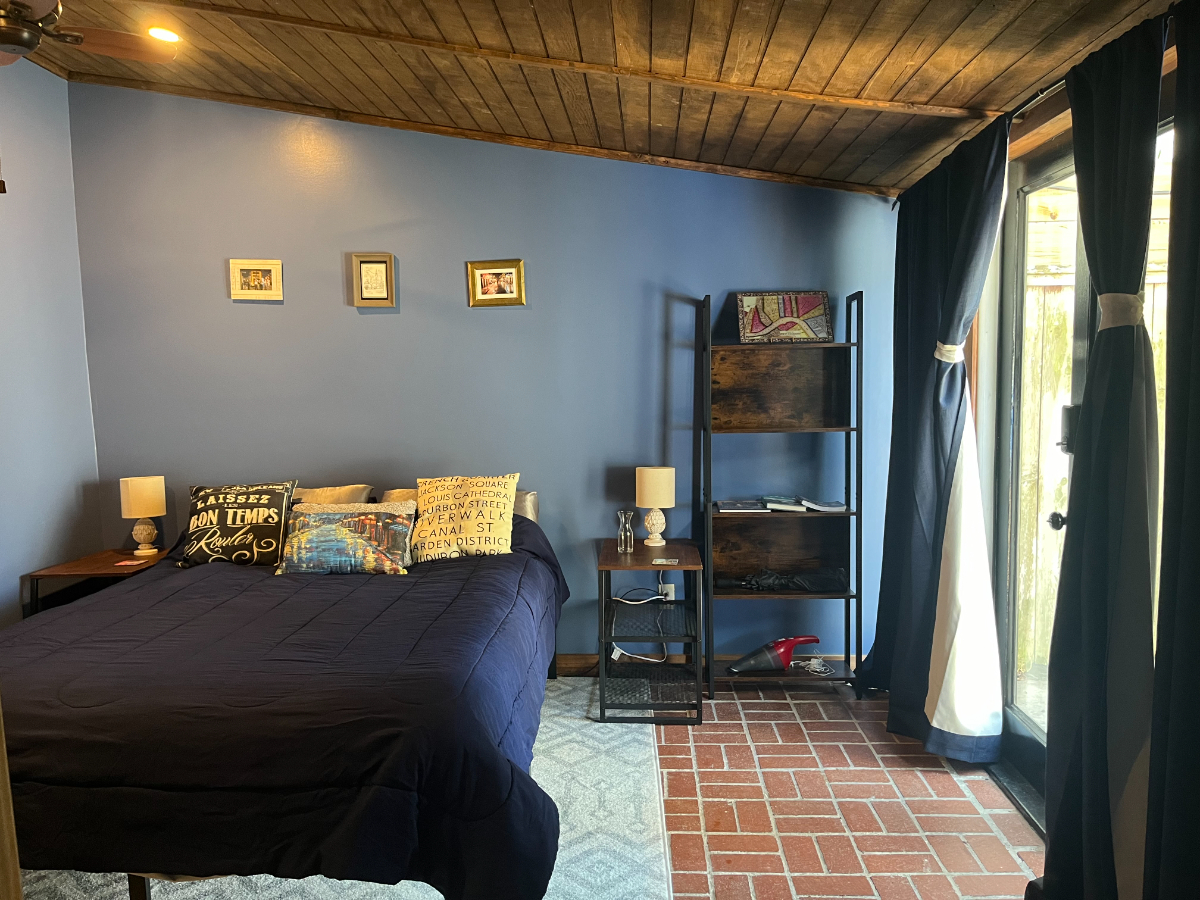 Uptown Gated Back Cottage off Magazine - Photo 4
