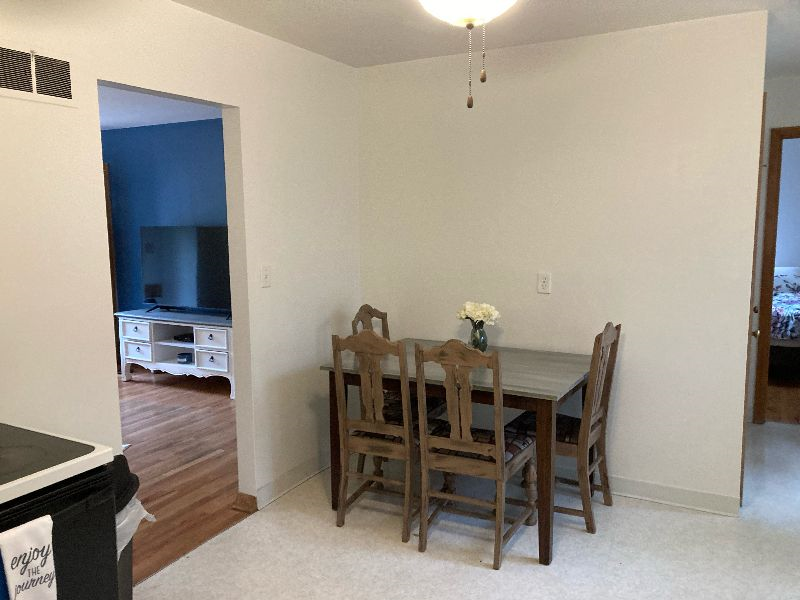 Quiet Place Near Downtown  The Flower Room or Paris Room  or home Available - Photo 8