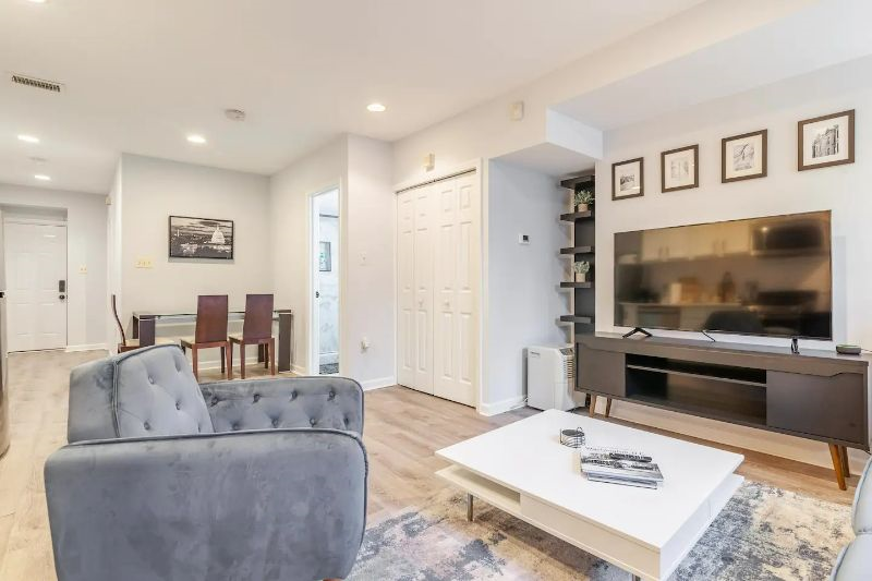 Modern Private 1BR Flat near Howard Hospital & Convention Center - Utilities Included - Photo 6