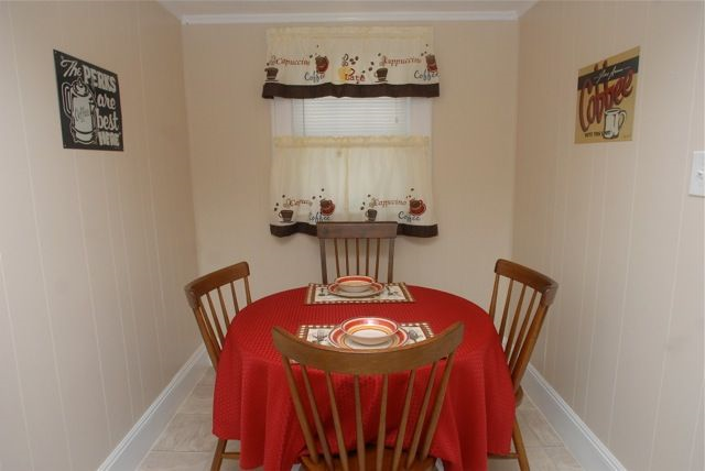 FURNISHED HOUSE--100 P0PLAR ST. - Photo 4