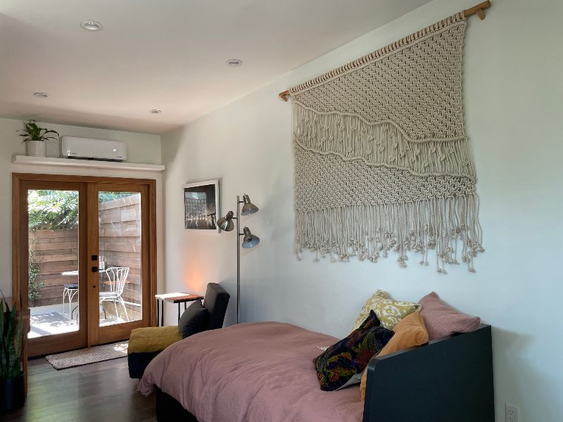 Bright, Modern Studio with a Private Patio - Photo 1