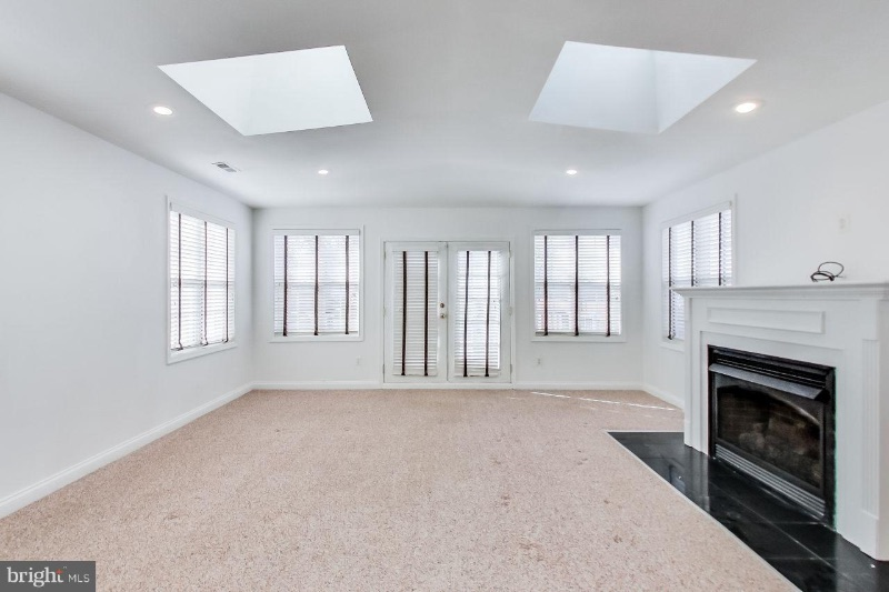 Young Professionals looking for Roommate in Remodeled Home in NE DC - Photo 9