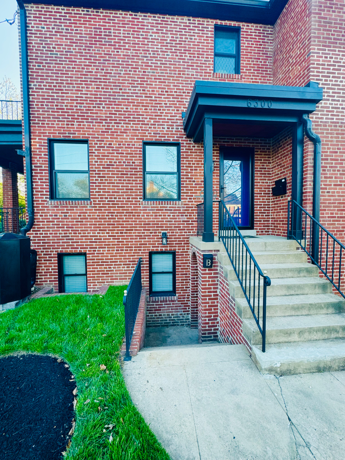 Front Private Entrance One BR Apt - 5 Star Rated - Photo 2