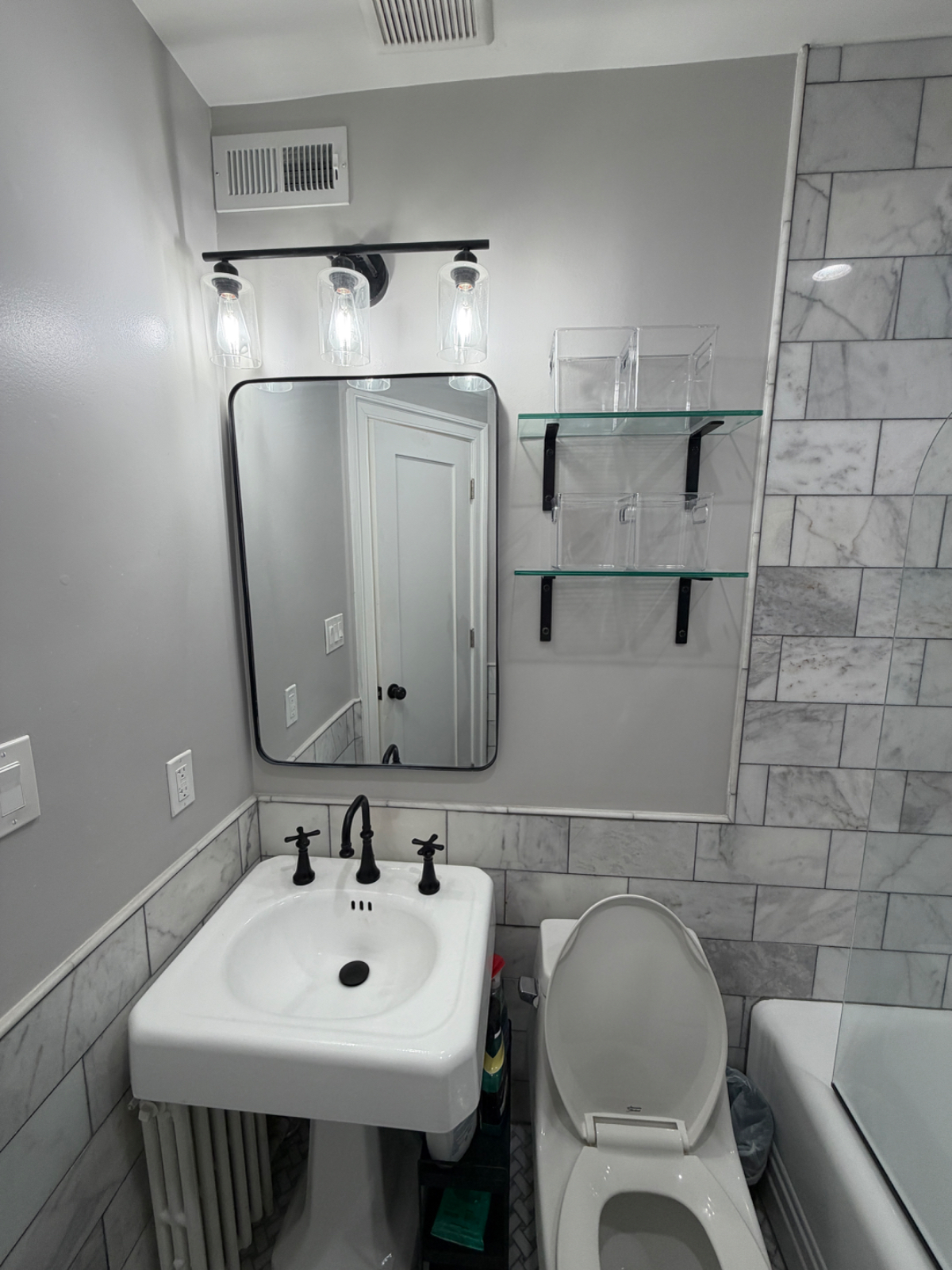 Front Private Entrance One BR Apt - 5 Star Rated - Photo 11