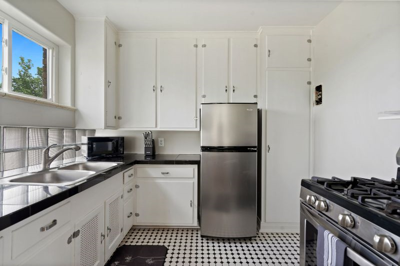 Historical 2 Bed 1 bath Near Cheyenne Regional... - Photo 6