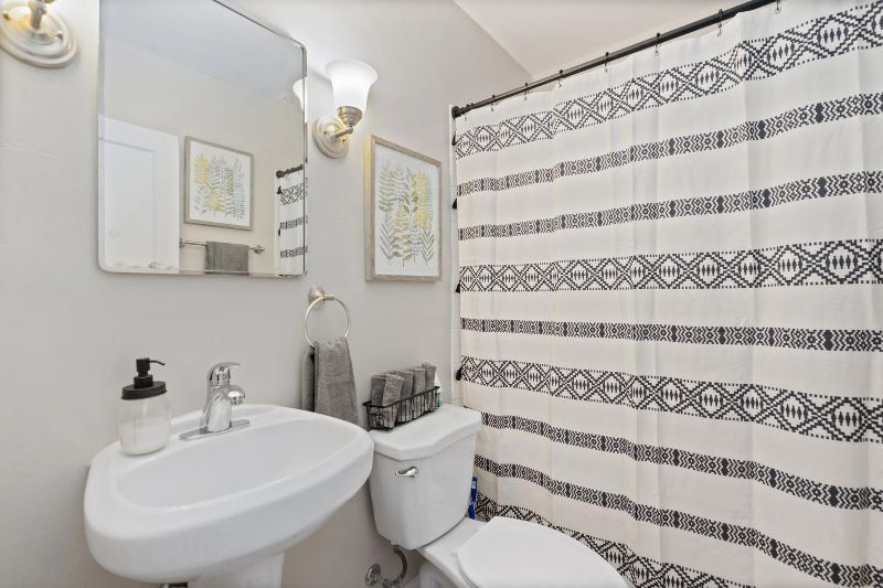 Historical 2 Bed 1 bath Near Cheyenne Regional... - Photo 9