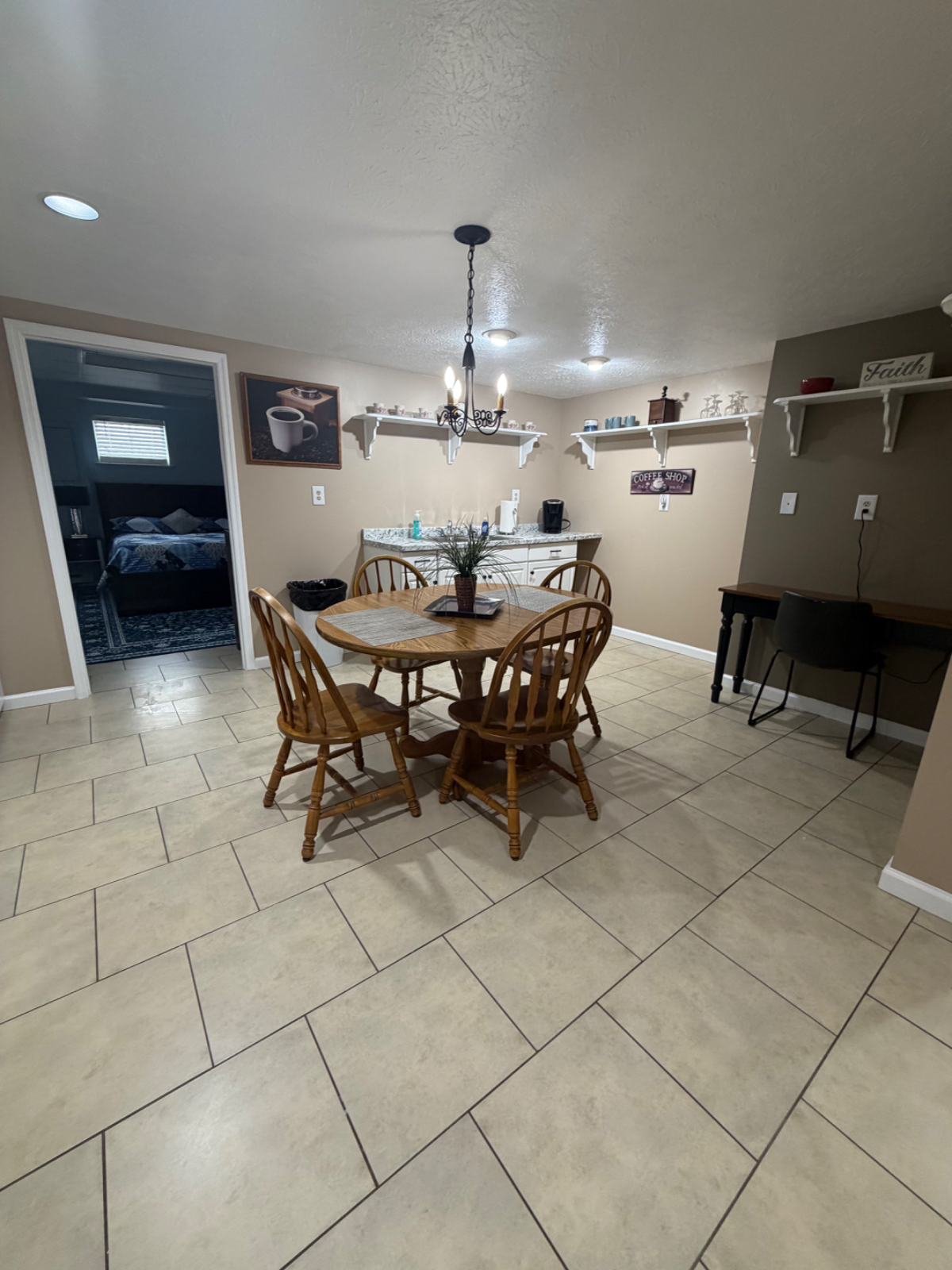 FURNISHED- new renovation .1 BEDROOM 1 BATH 608 Myers Ave. - Photo 5