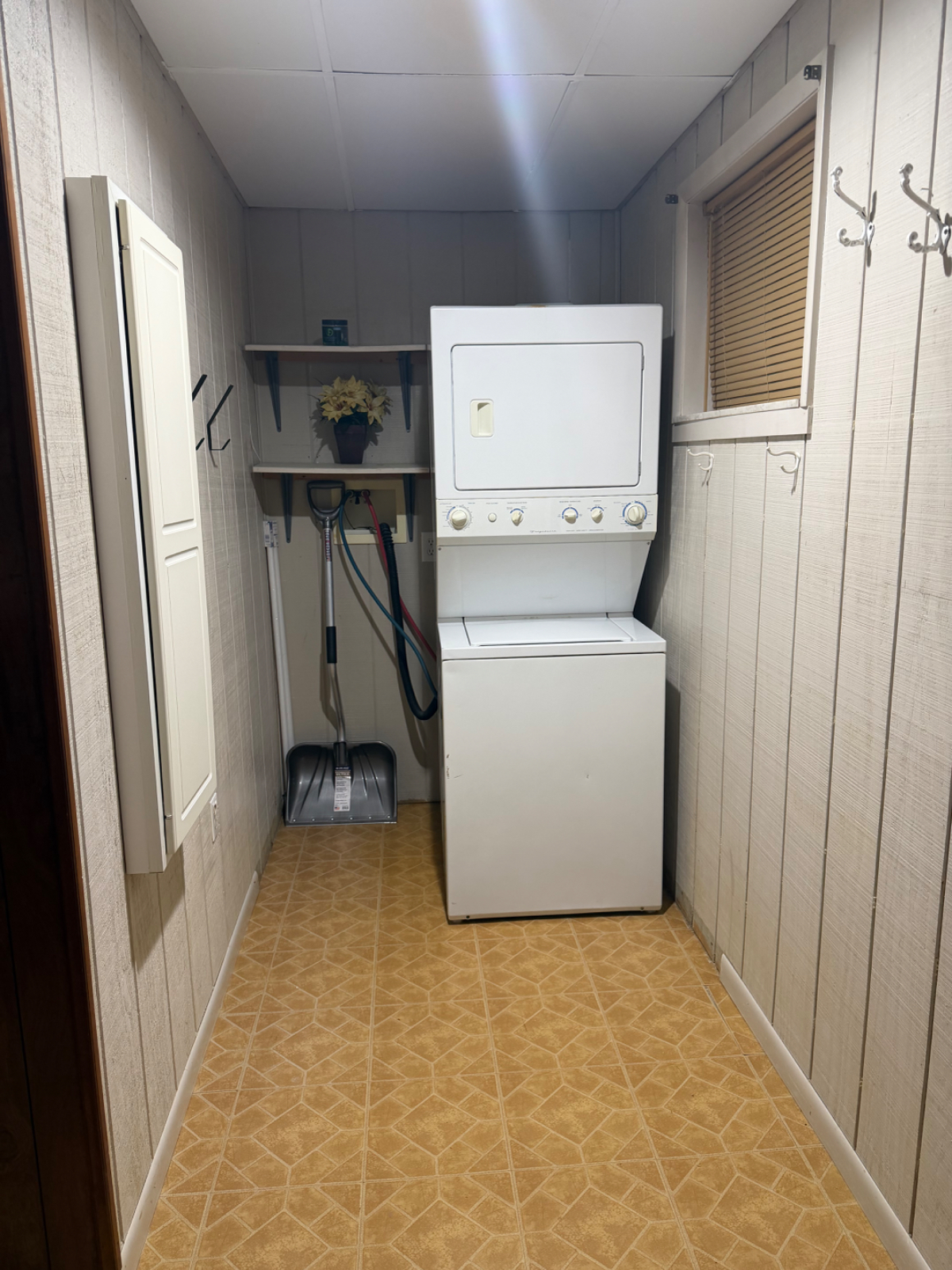 FURNISHED- new renovation .1  BEDROOM 1 BATH  608 Myers Ave. - Photo 8