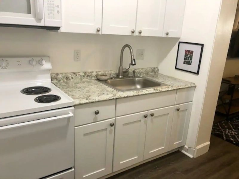 Bright, Newly Renovated Apartment - Private & Separate from Main House - Photo 6