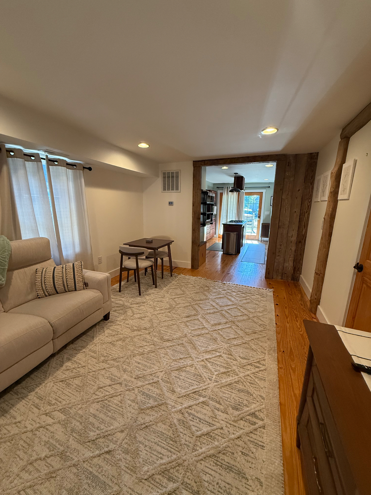 Charming Studio Suite Near UVA - Photo 11