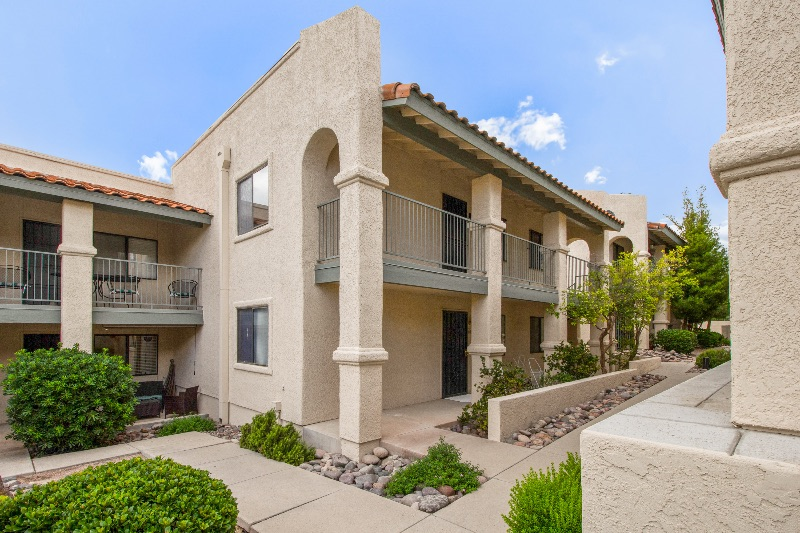 Beautifully Remodeled 2 Bedroom 2 Bath Condo Near Hospitals