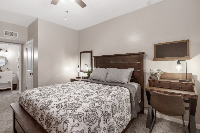 Beautifully Remodeled 2 Bedroom 2 Bath Condo Near Hospitals - Photo 12