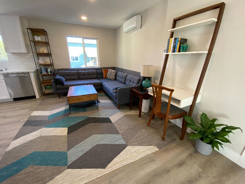 Stylish 2-Bedroom in Friendly Central San... - Photo 2
