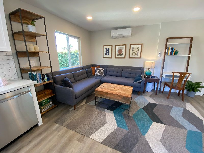 Stylish 2-Bedroom in Friendly Central San...