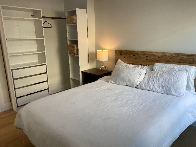 Stylish 2-Bedroom in Friendly Central San... - Photo 2