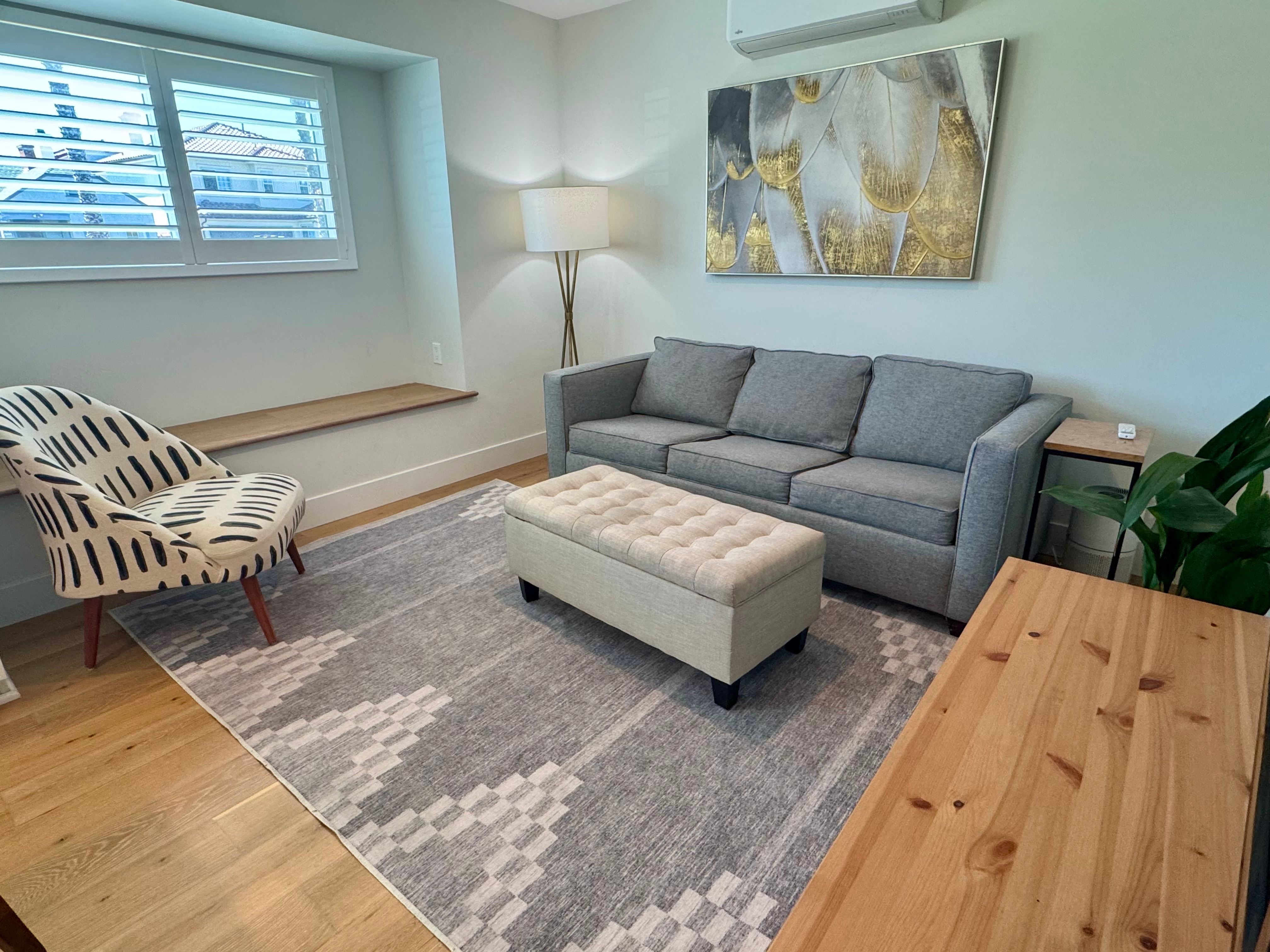 Stylish 2-Bedroom in Friendly Central San... - Photo 1