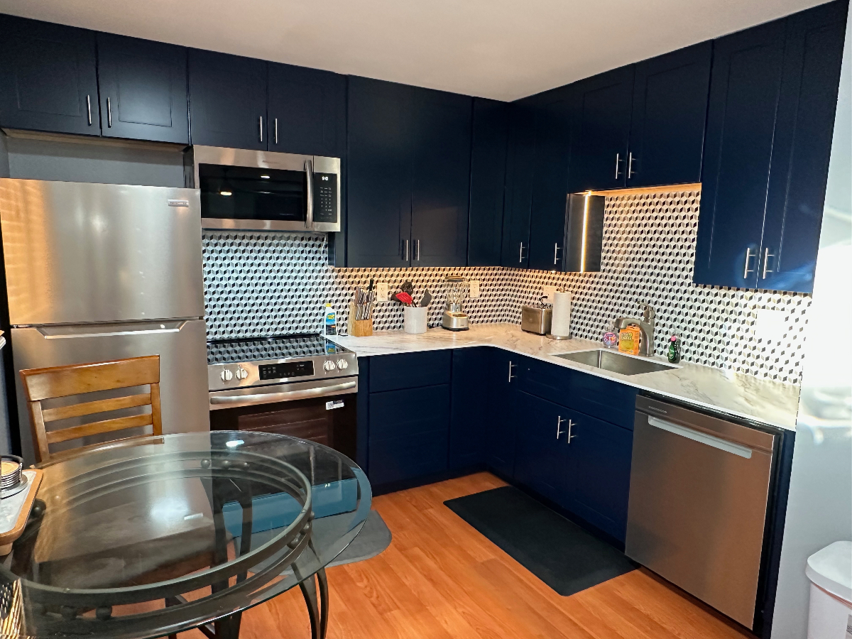 2 BR Furnished luxury apartment in great location - Photo 12