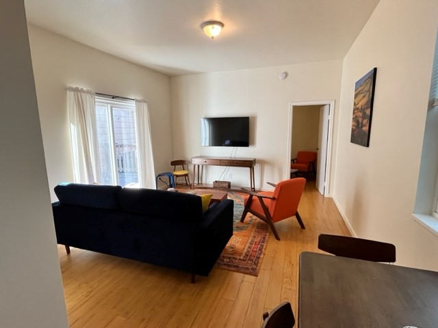 Pet friendly fully furnished studio - Photo 1