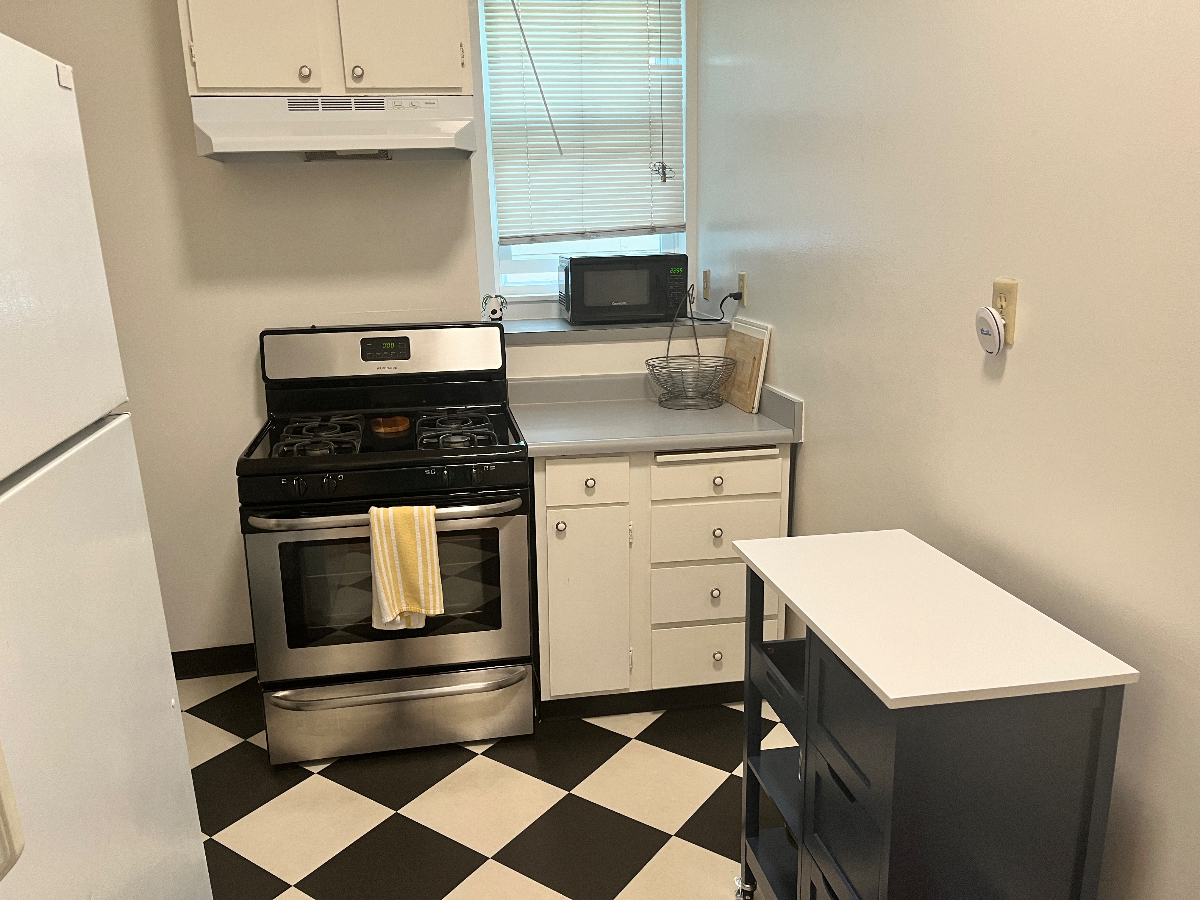 Pet friendly fully furnished studio - Photo 4