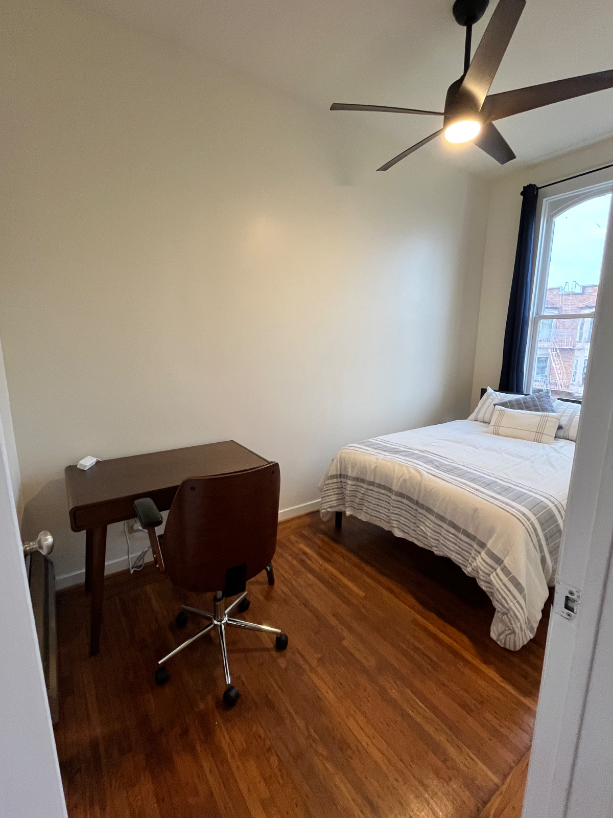Pet friendly fully furnished studio - Photo 4
