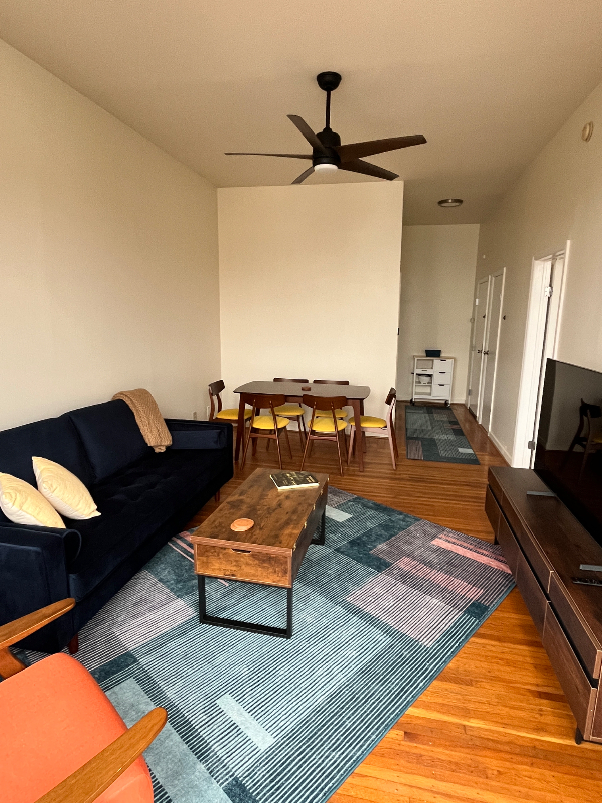 Pet friendly fully furnished studio - Photo 3