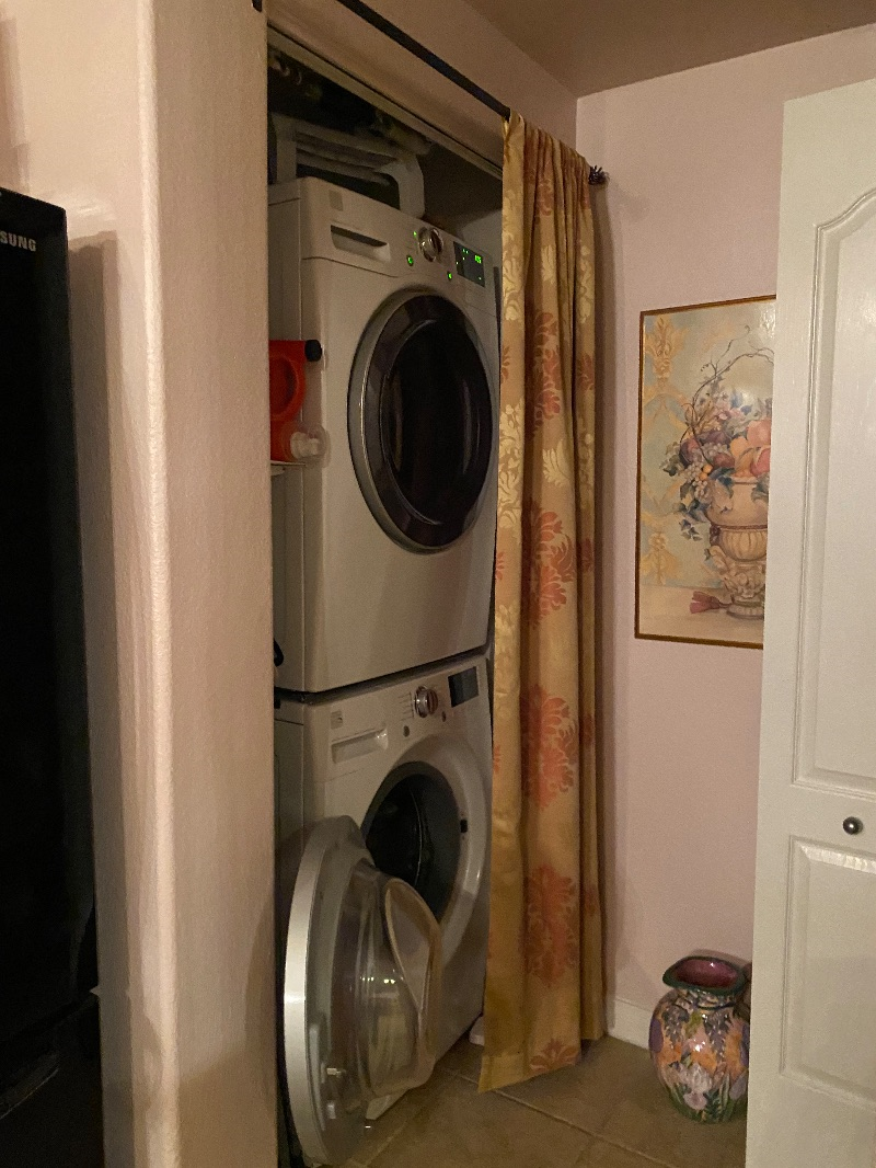 Cozy Studio in the Heart of Little Italy - Photo 5