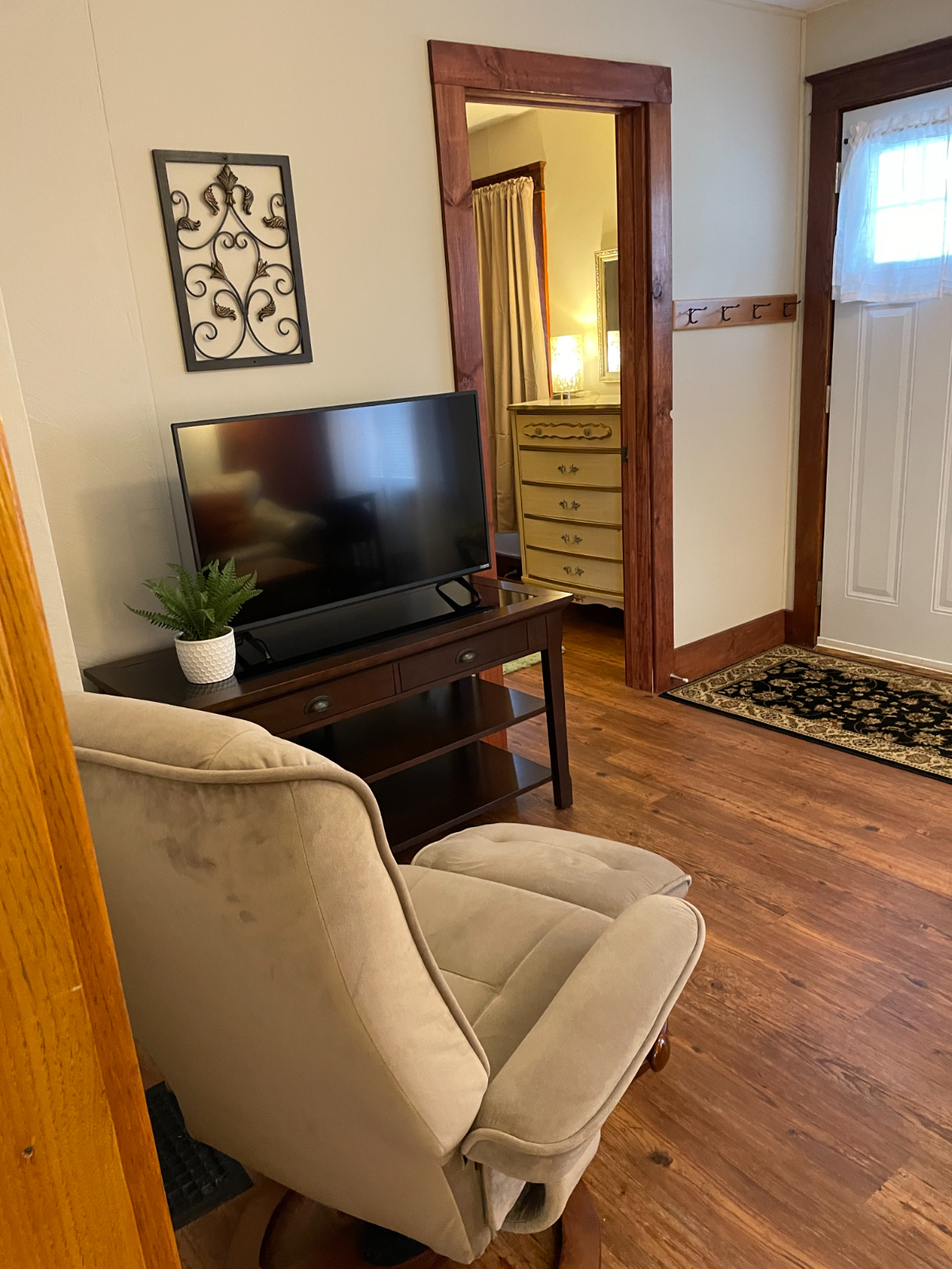 1st Floor - 2 Bedroom - Photo 10