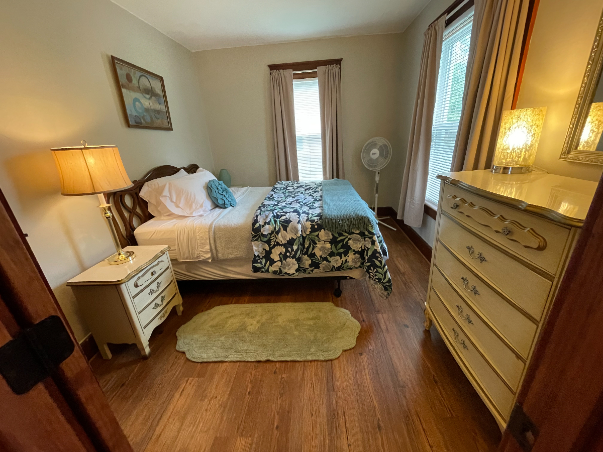 1st Floor - 2 Bedroom - Photo 5