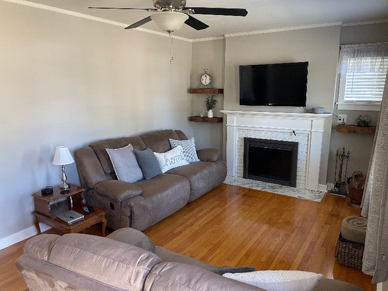 Cozy Home in Prime Location - Photo 3