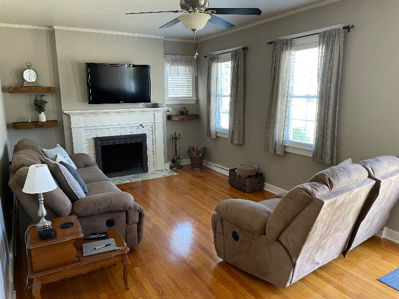 Cozy Home in Prime Location - Photo 5