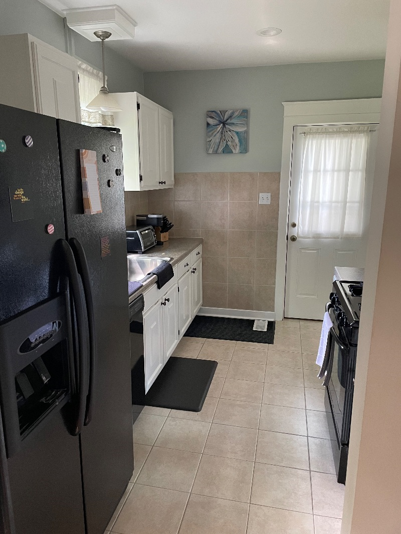 Cozy Home in Prime Location - Photo 12