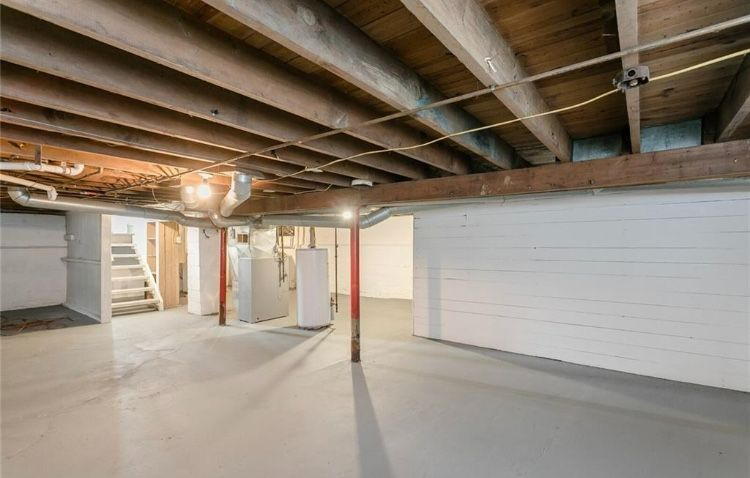 Cozy Home Available Near the City of Rochester, Rochester General and Unity Hospital! - Photo 10