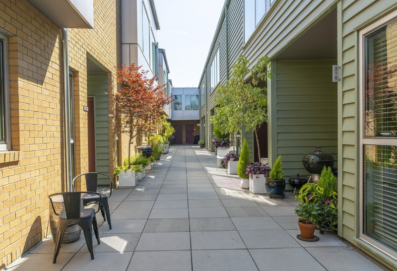 Modern Corner Unit Condo at 34th and Hawthorne - Photo 5