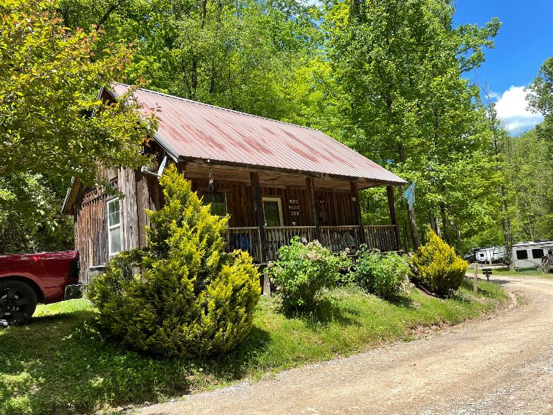 River Haven Cabin only 12 miles to Charleston, WV - Photo 6
