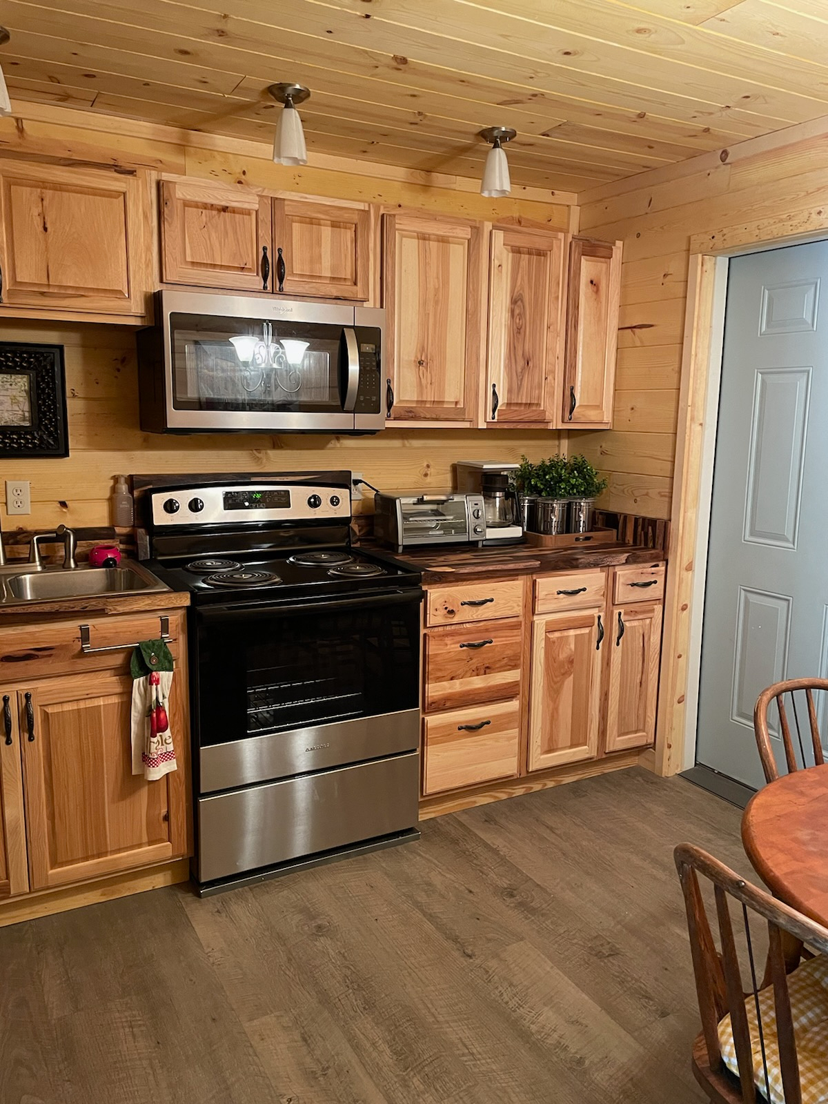 River Haven Cabin only 12 miles to Charleston, WV - Photo 5