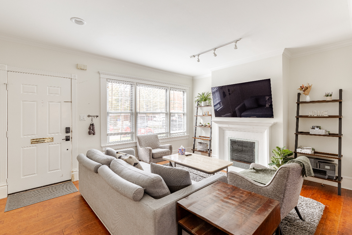 Oak Lawn House by Uptown - Private Backyard
