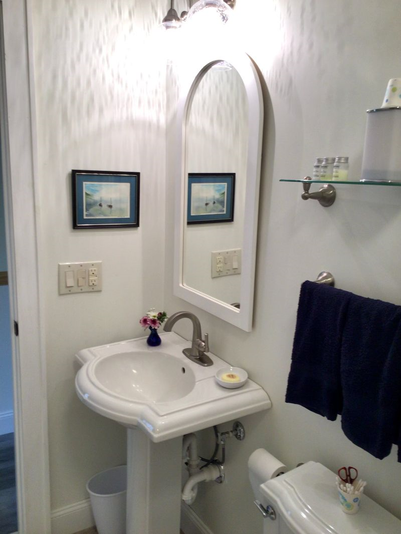 Quiet established neighborhood 1 Bedroom Apartment - Photo 5