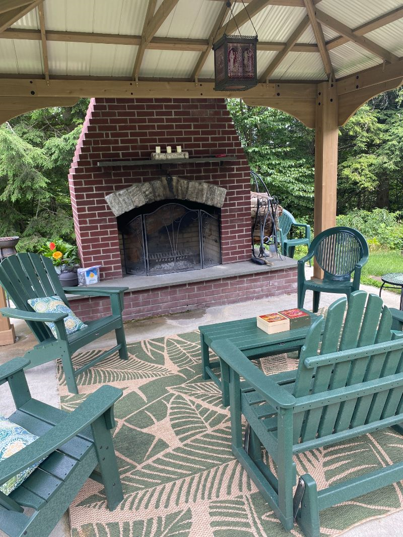 One bedroom upstairs apartment in beautiful country setting on 20 acres - Photo 12