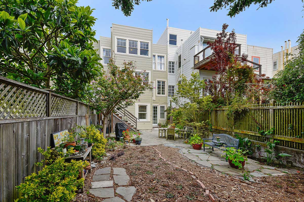 Light-filled Bedroom and Sunroom in SF's Richmond District - Photo 4