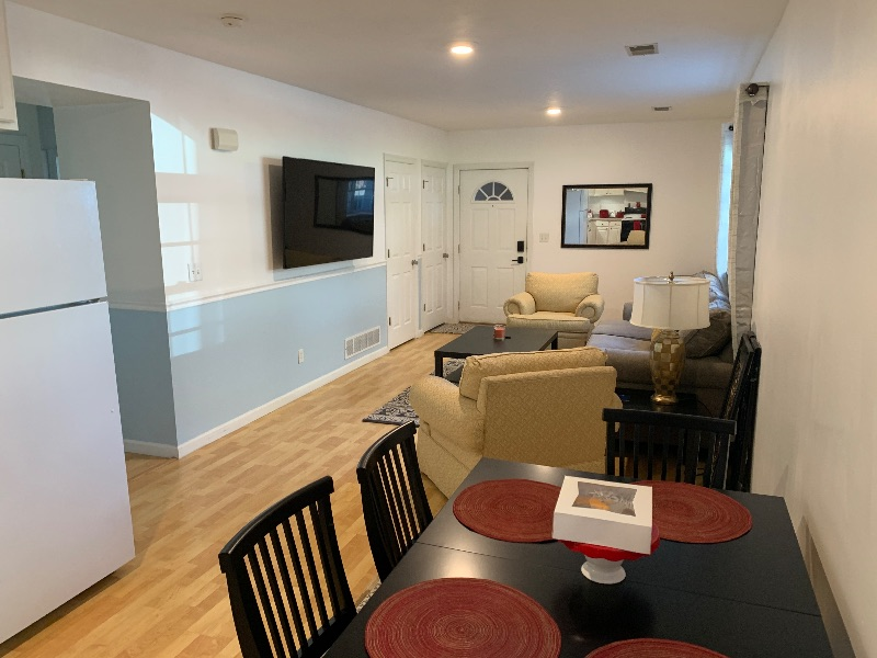 Spacious 2 Bedroom/2Bath Across From Ruby Hospital/Stadium - Photo 2