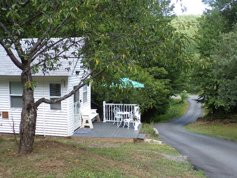 Peaceful semi-rustic cottage in Southern Vermont - Photo 5