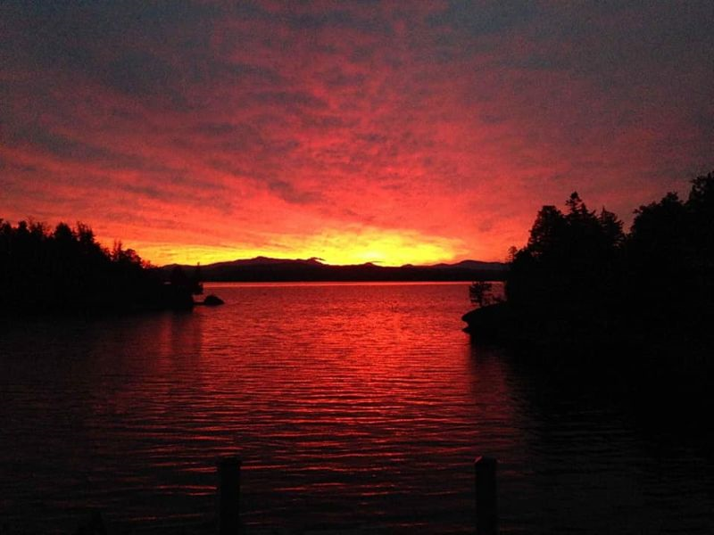 Lakeside Cottage with incredible views - Photo 1